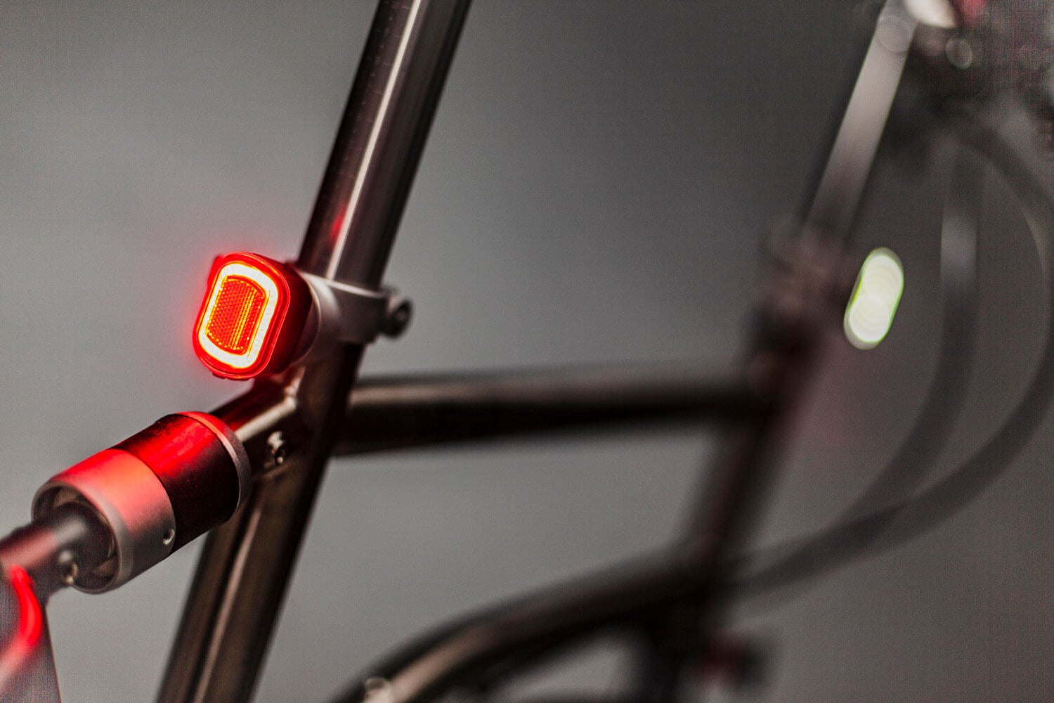 VELLO Fahrradlicht LED Weiss Rot Aufladbar